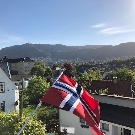 Ferienwohnung # 1 Mountain View With Free Street Parking Bergen Exterior foto