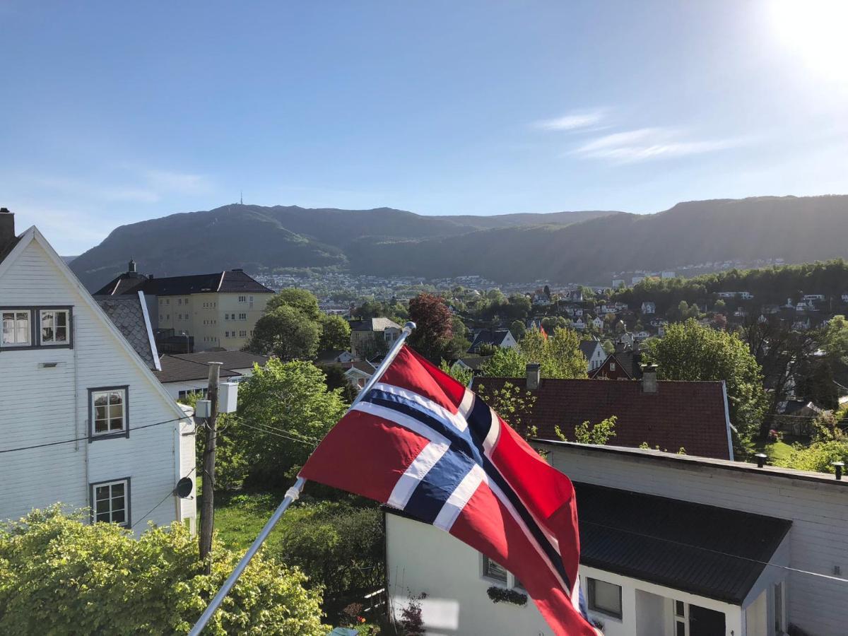 Ferienwohnung # 1 Mountain View With Free Street Parking Bergen Exterior foto