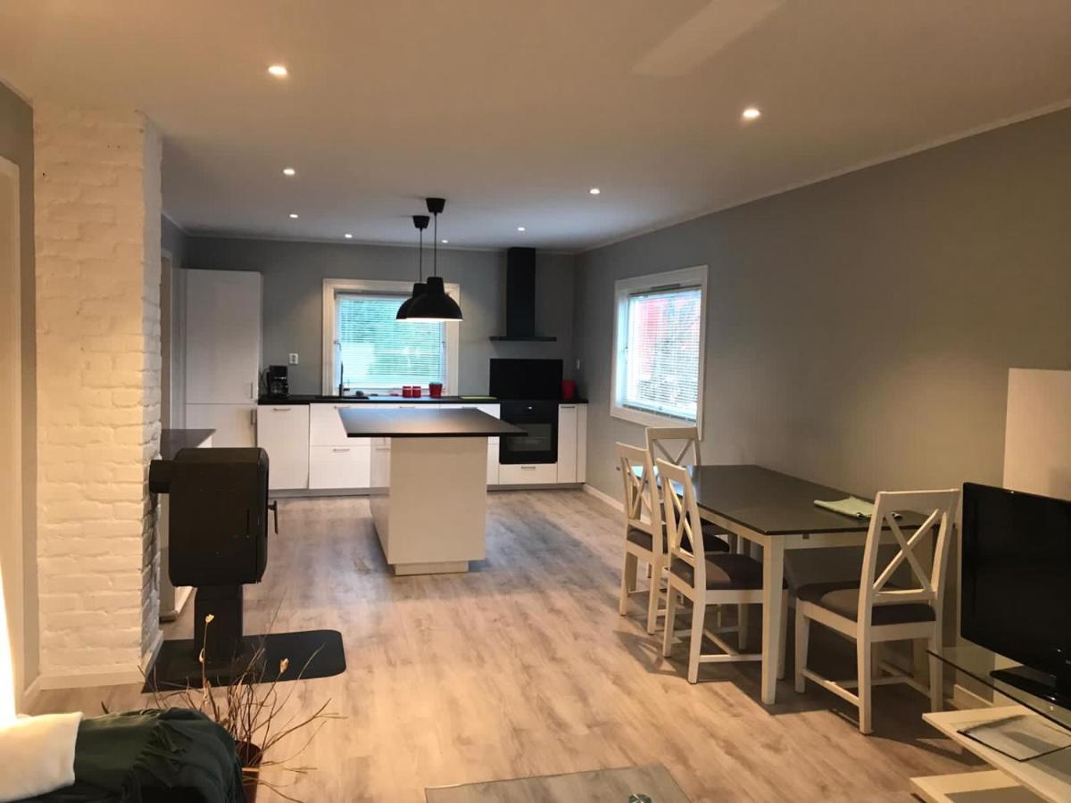 Ferienwohnung # 1 Mountain View With Free Street Parking Bergen Exterior foto