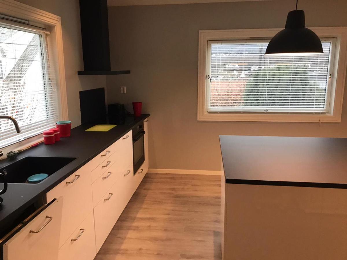 Ferienwohnung # 1 Mountain View With Free Street Parking Bergen Exterior foto