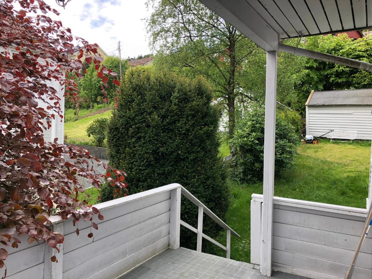 Ferienwohnung # 1 Mountain View With Free Street Parking Bergen Exterior foto